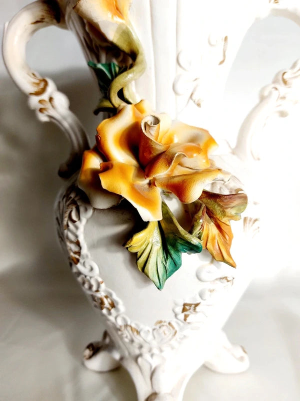 Vase Médicis Capodimonte – Porcelaine Barbotine & Décor Floral (Naples, 60s) - LVR