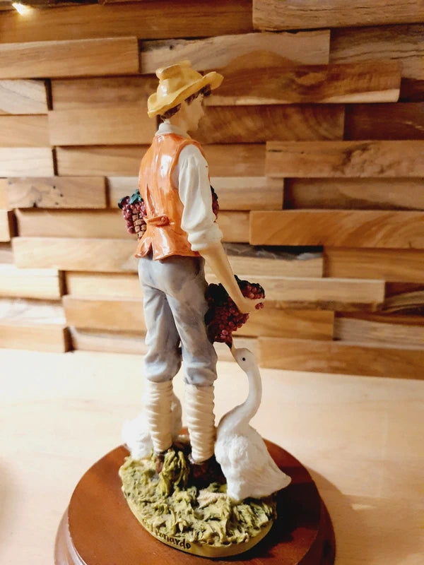 Figurine Vintage "Le Vigneron et ses Oies" – The Leonardo Collection (1991) - LVR