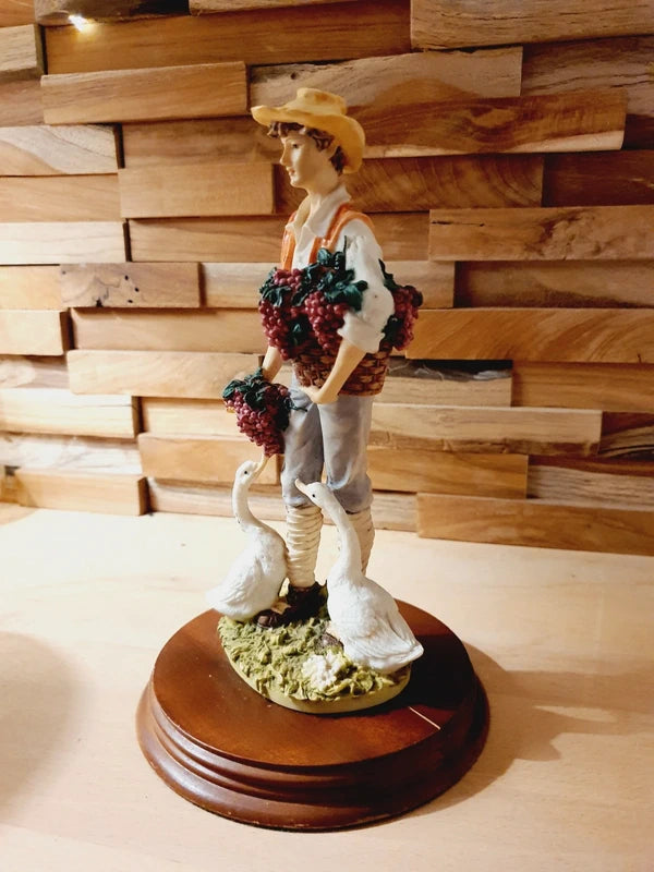 Figurine Vintage "Le Vigneron et ses Oies" – The Leonardo Collection (1991) - LVR