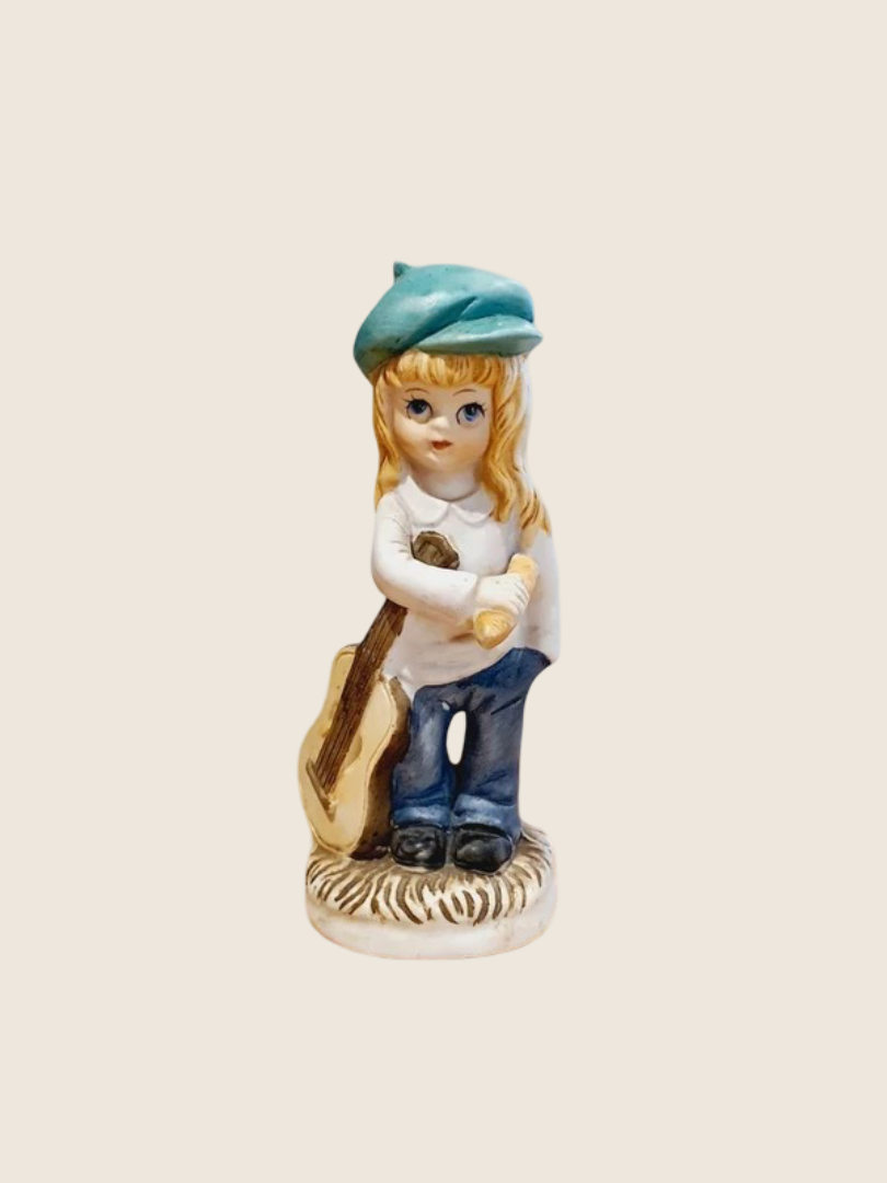 Figurine Vintage "Titi Parisien" – Fillette Gavroche & Baguette (Style Michel Thomas) - LVR