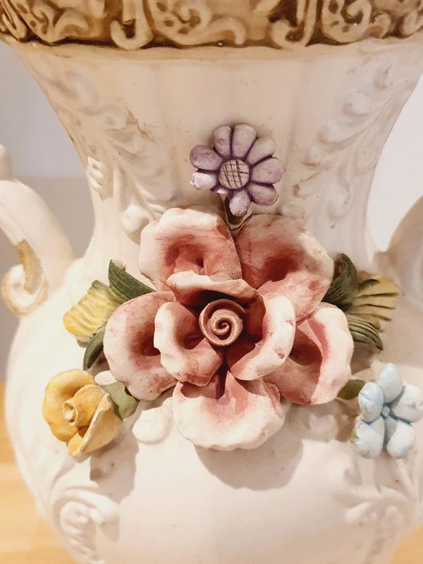 Vase Médicis Capodimonte : Le Romantisme de la Porcelaine Italienne 🌸🇮🇹 - LVR