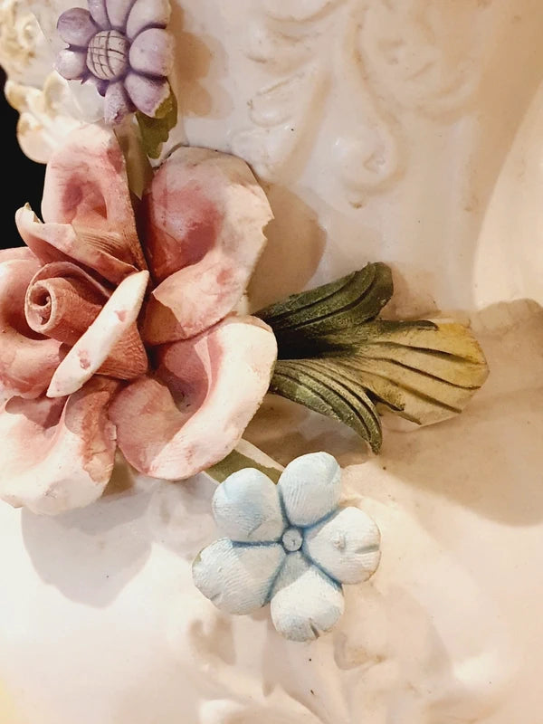 Vase Médicis Capodimonte : Le Romantisme de la Porcelaine Italienne 🌸🇮🇹 - LVR