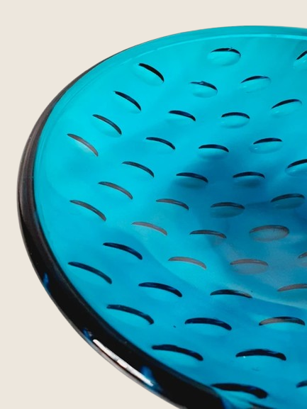 Coupe "Odelys" Guerlain France – Verre Turquoise Sculpté (Sixties) - LVR