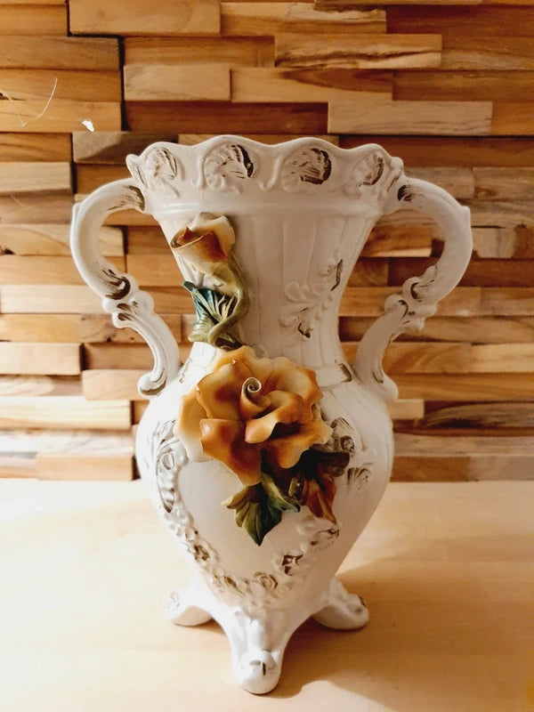 Vase Médicis Capodimonte – Porcelaine Barbotine & Décor Floral (Naples, 60s) - LVR