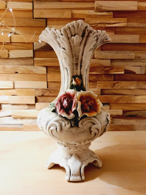 Vase Majestueux Capodimonte – Porcelaine Barbotine en Relief 3D (Naples, 60s) - LVR