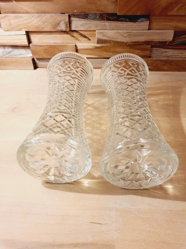 Duo de Vases "Pointes de Diamant" : Le Chic Étincelant (1920-1940) - LVR