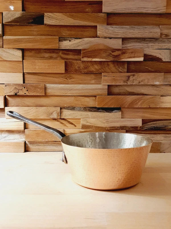 Casserole en Cuivre Martelée Main : L'Âme des Dinandiers (50-70's) - LVR