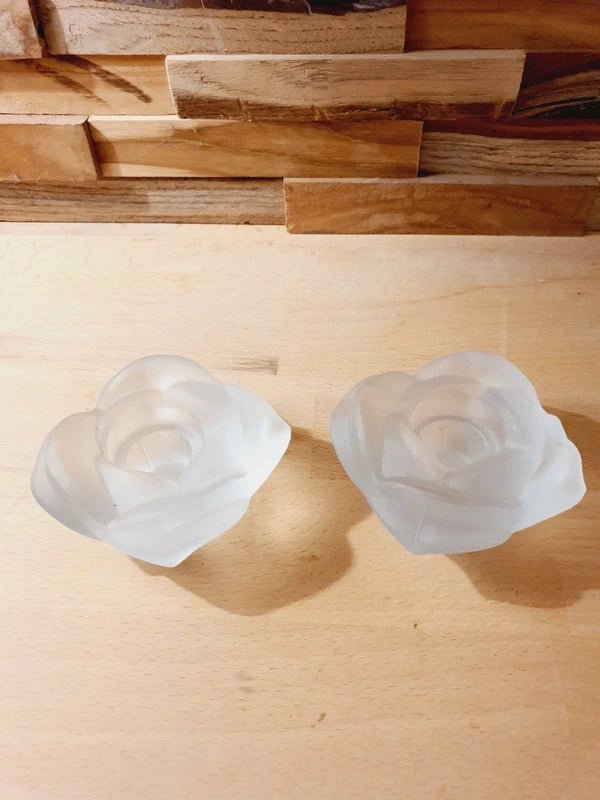 Paire de Bougeoirs "Roses Épanouies" en Verre Dépoli : Romantisme Vintage 🌹 - LVR