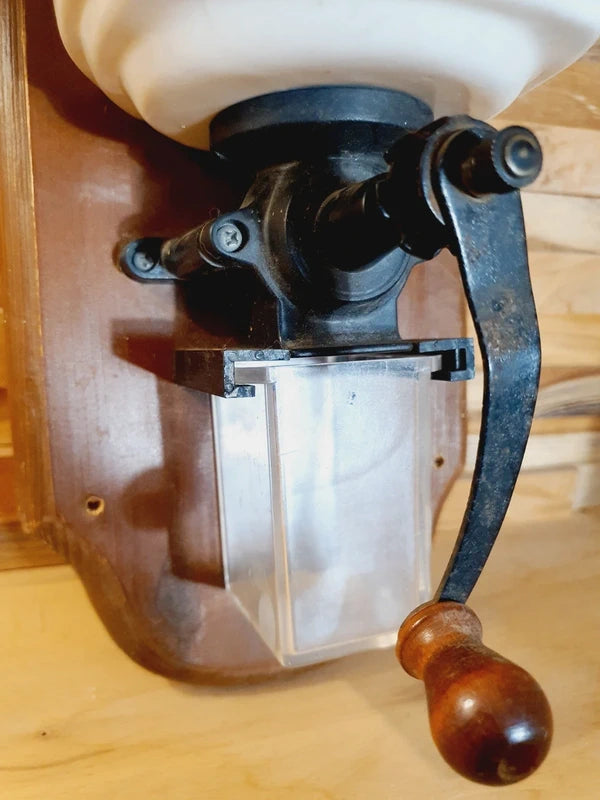 Ancien Moulin à Café Mural : Base Idéale Upcycling et Déco Plantes (Années 50) ☕🌿 - LVR
