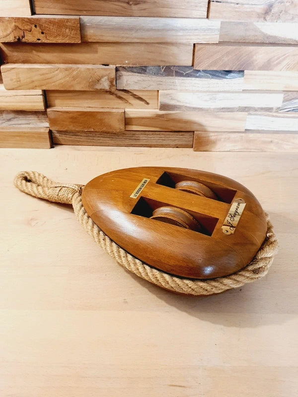 Poulie de Marin Vintage : "Le Verdon-sur-Mer" & J. Seagram – Esprit Yacht Club ⚓️ - LVR