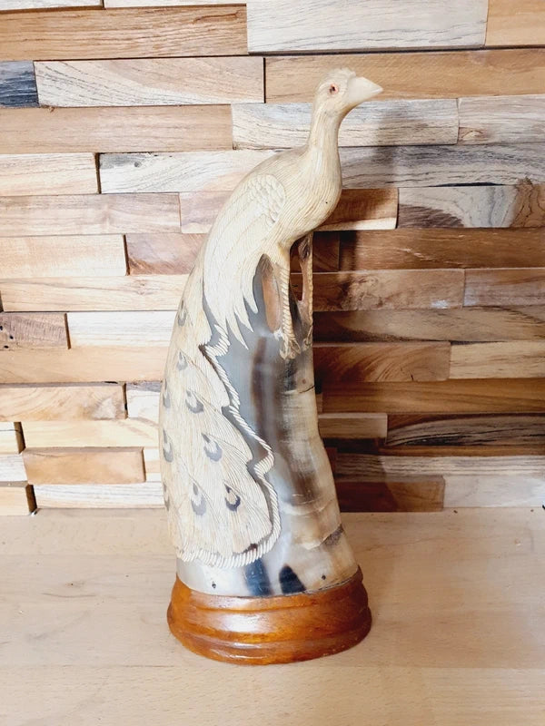 Sculpture de Paon en Corne Naturelle : Artisanat d'Art Français (32 cm) 🦚 - LVR