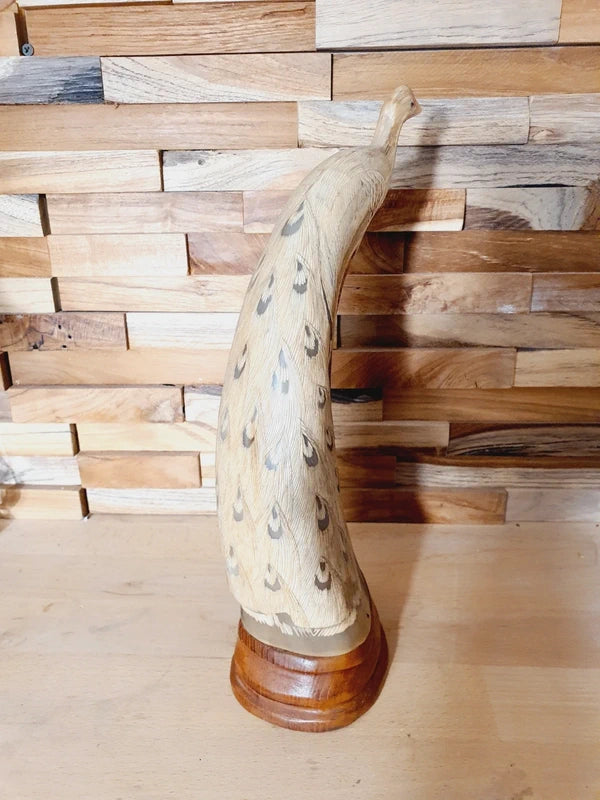 Sculpture de Paon en Corne Naturelle : Artisanat d'Art Français (32 cm) 🦚 - LVR