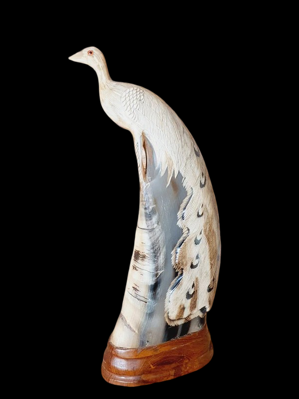 Sculpture de Paon en Corne Naturelle : Artisanat d'Art Français (32 cm) 🦚 - LVR