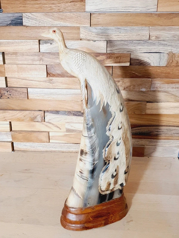 Sculpture de Paon en Corne Naturelle : Artisanat d'Art Français (32 cm) 🦚 - LVR