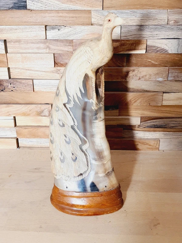 Sculpture de Paon en Corne Naturelle : Artisanat d'Art Français (32 cm) 🦚 - LVR