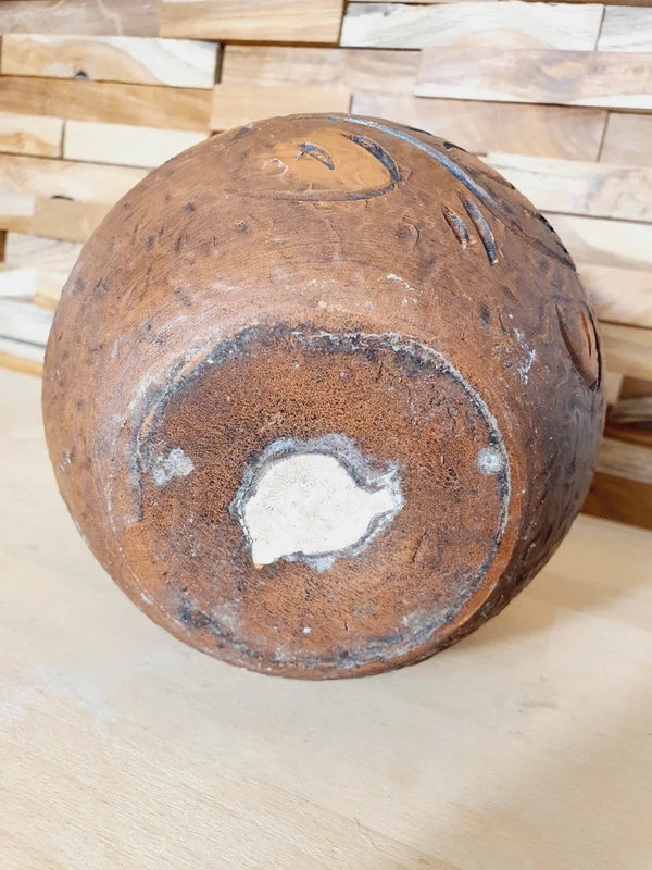 Cache-Pot Artisanal "Écorce" : Esprit Brutaliste et Gravures Florales (Années 70) 🏺 - LVR