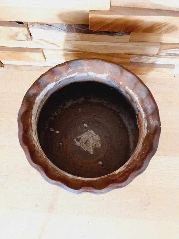 Cache-Pot Artisanal "Écorce" : Esprit Brutaliste et Gravures Florales (Années 70) 🏺 - LVR