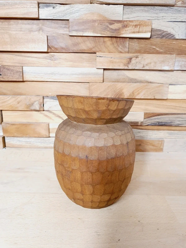 Vase Sculptural en Bois Tourné : Design Minimaliste et Coupe Asymétrique 🪵 - LVR
