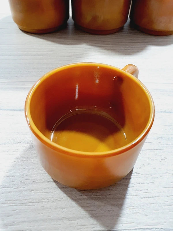 Lot de 8 Tasses à Café Arcopal "Volcan" : L'Esprit Pop des Années 70
