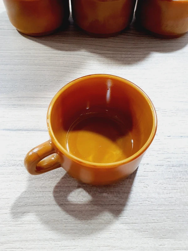 Lot de 8 Tasses à Café Arcopal "Volcan" : L'Esprit Pop des Années 70