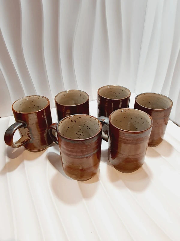 Lot 6 tasses en grès moucheté Denon : Le Charme Rustique (1970)