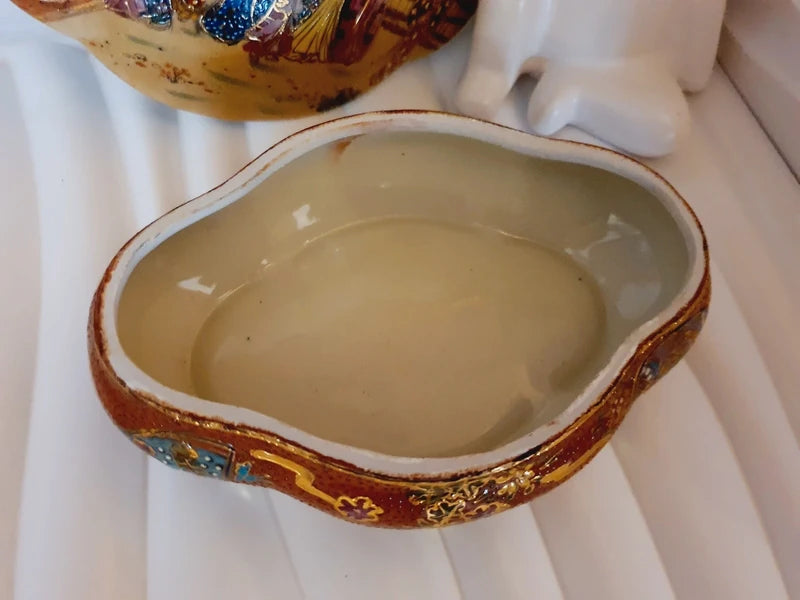 Boîte à Bijoux Vintage style Satsuma en Porcelaine : Scène de Cérémonie Dorée (1970-80)