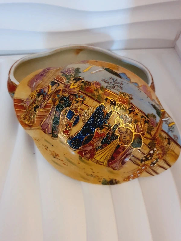 Boîte à Bijoux Vintage style Satsuma en Porcelaine : Scène de Cérémonie Dorée (1970-80)