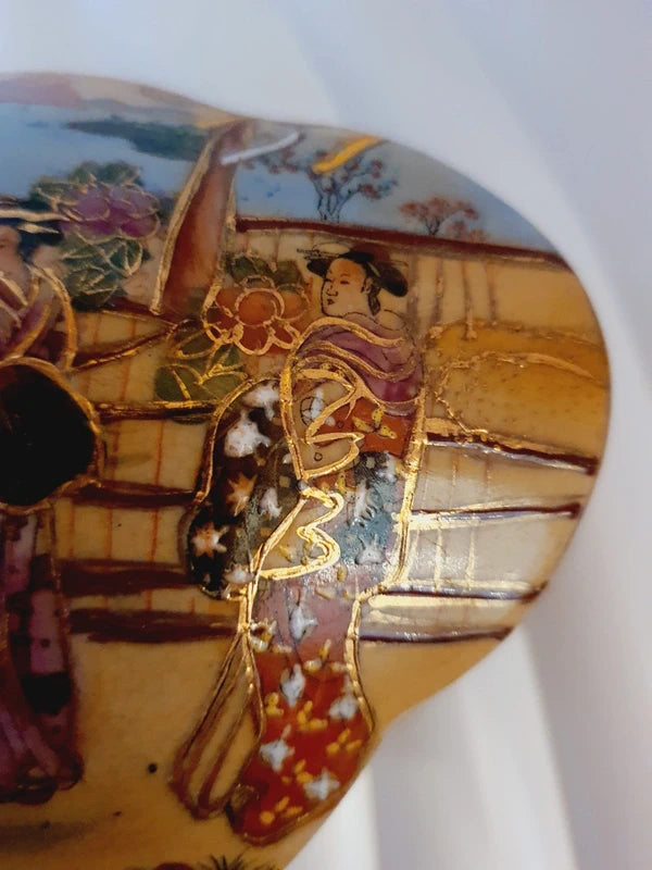 Boîte à Bijoux Vintage style Satsuma en Porcelaine : Scène de Cérémonie Dorée (1970-80)
