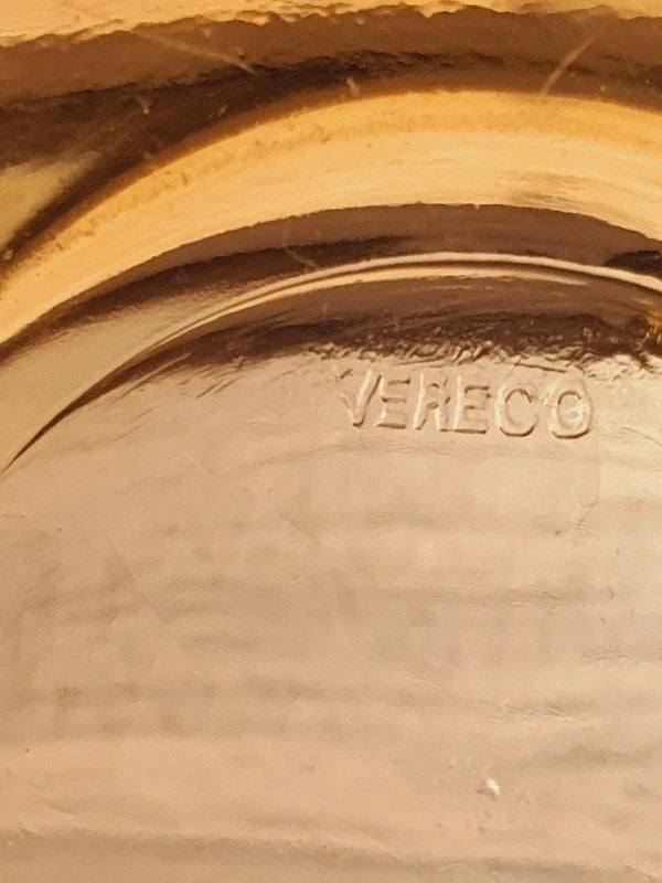 Bol écuelle à poignées latérales appelées oreilles en verre trempé ambré transparent, estampillé Vereco France, vaisselle de table rétro iconique des années 1970.