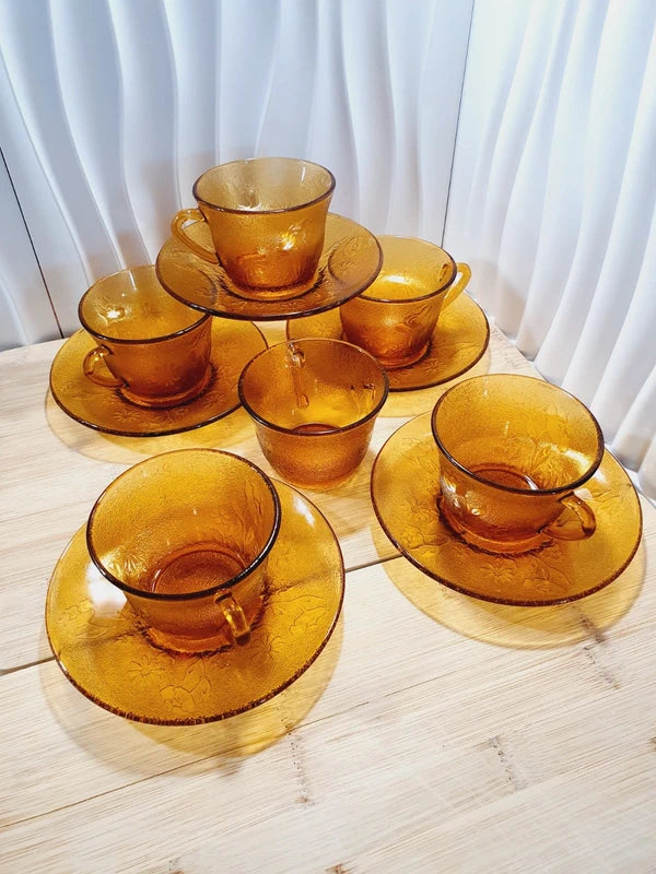 Service à Café Ambré en Verre Moulé Arcoroc "Fleurs" - Vintage Années 1970 ☕